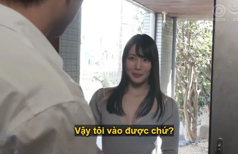 Anh chàng giàu sang bên cạnh bị cô em hàng xóm xinh tươi, mới dọn về cùng ông chồng, dụ dỗ quan hệ.